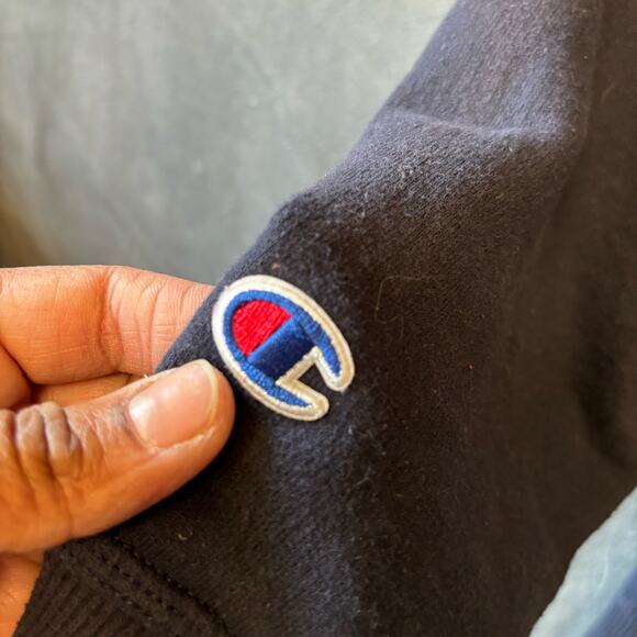 Champion Solid Blue Crewneck Mens XL Sweatshirt Performance Embroidered Logo - Picture 6 of 9